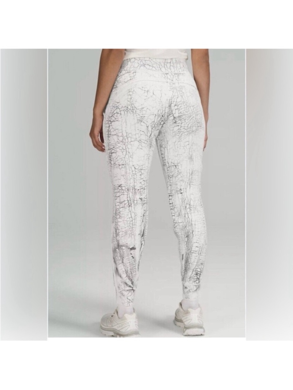 Lululemon Athletica Warm Down Jogger Thread Dye White Black 7/8 Length sz 14 - Picture 3 of 6